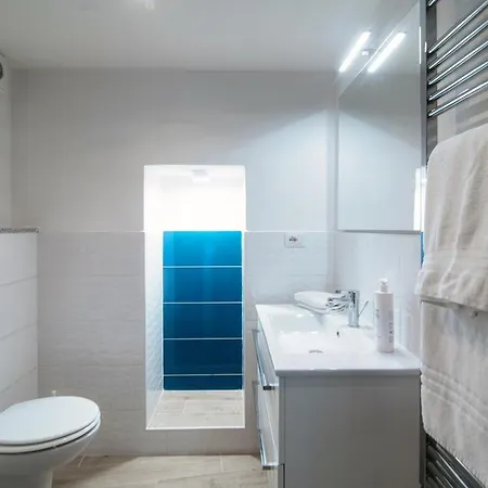 Acqua - By Myhomeincomo Apartmán
