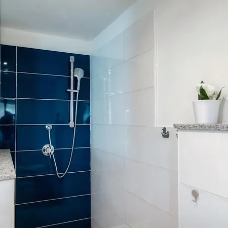 Acqua - By Myhomeincomo Apartmán *
